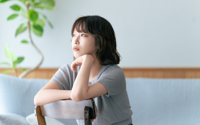 日本国内での婚姻件数は長期的に減少傾向にあり、2024年時点でも年間約 50万組の結婚にとどまっています。(令和6年人口動態統計・速報値)